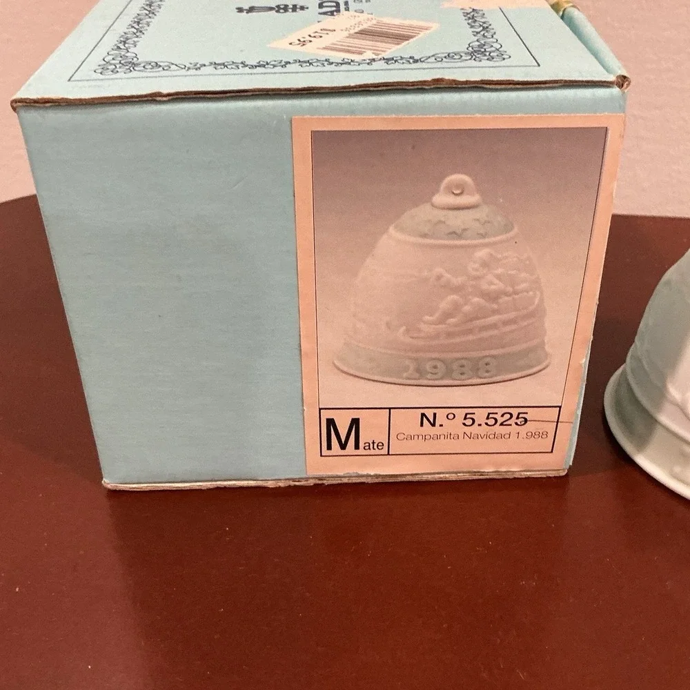 Vintage Lladro Porcelain Bell 1988 Ornament Retired #5525 Santa Sleigh‎ Reindeer
